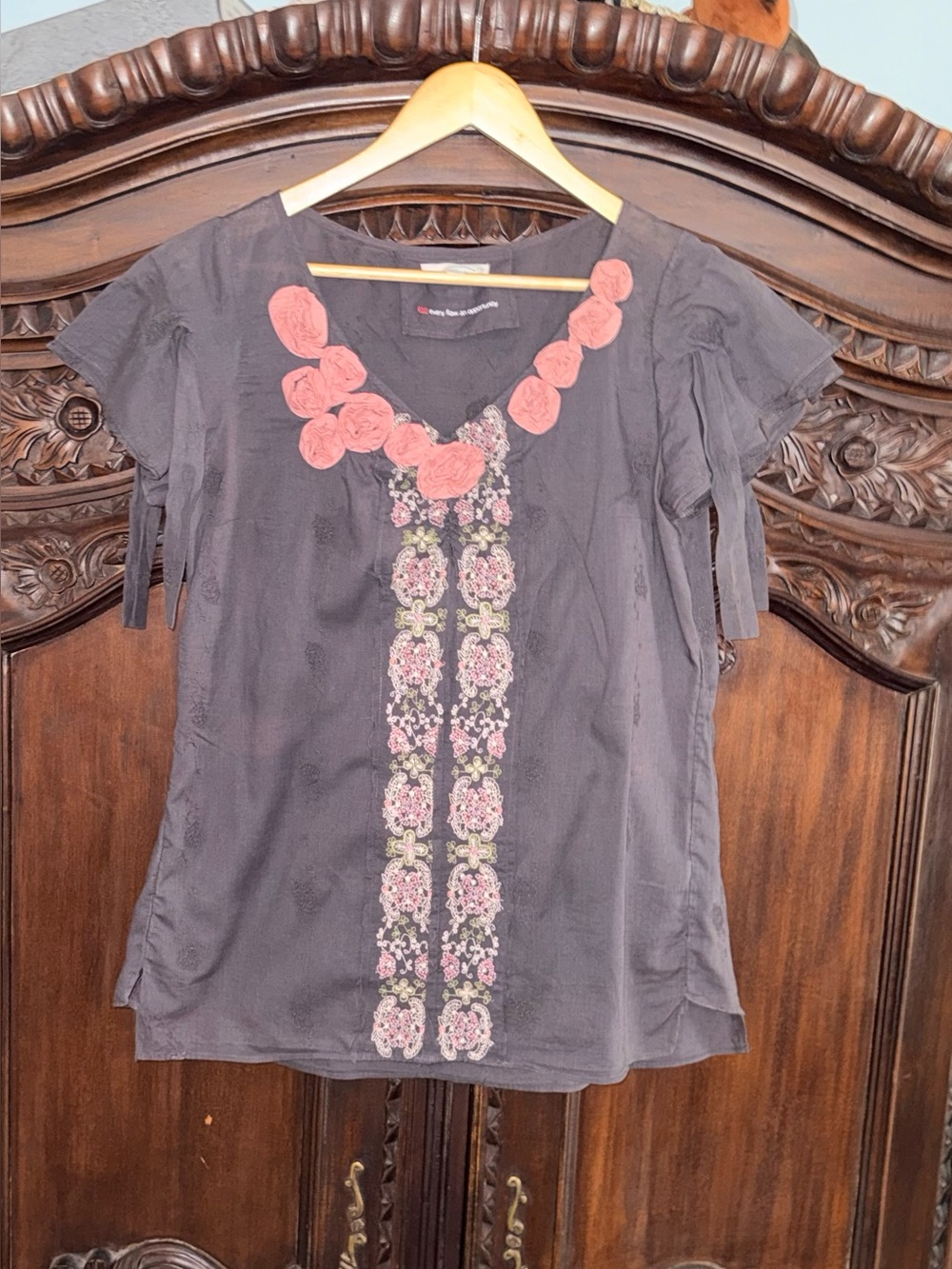 Vintage Y2K Odd Molly Embroidered Tie Sleeve Top!